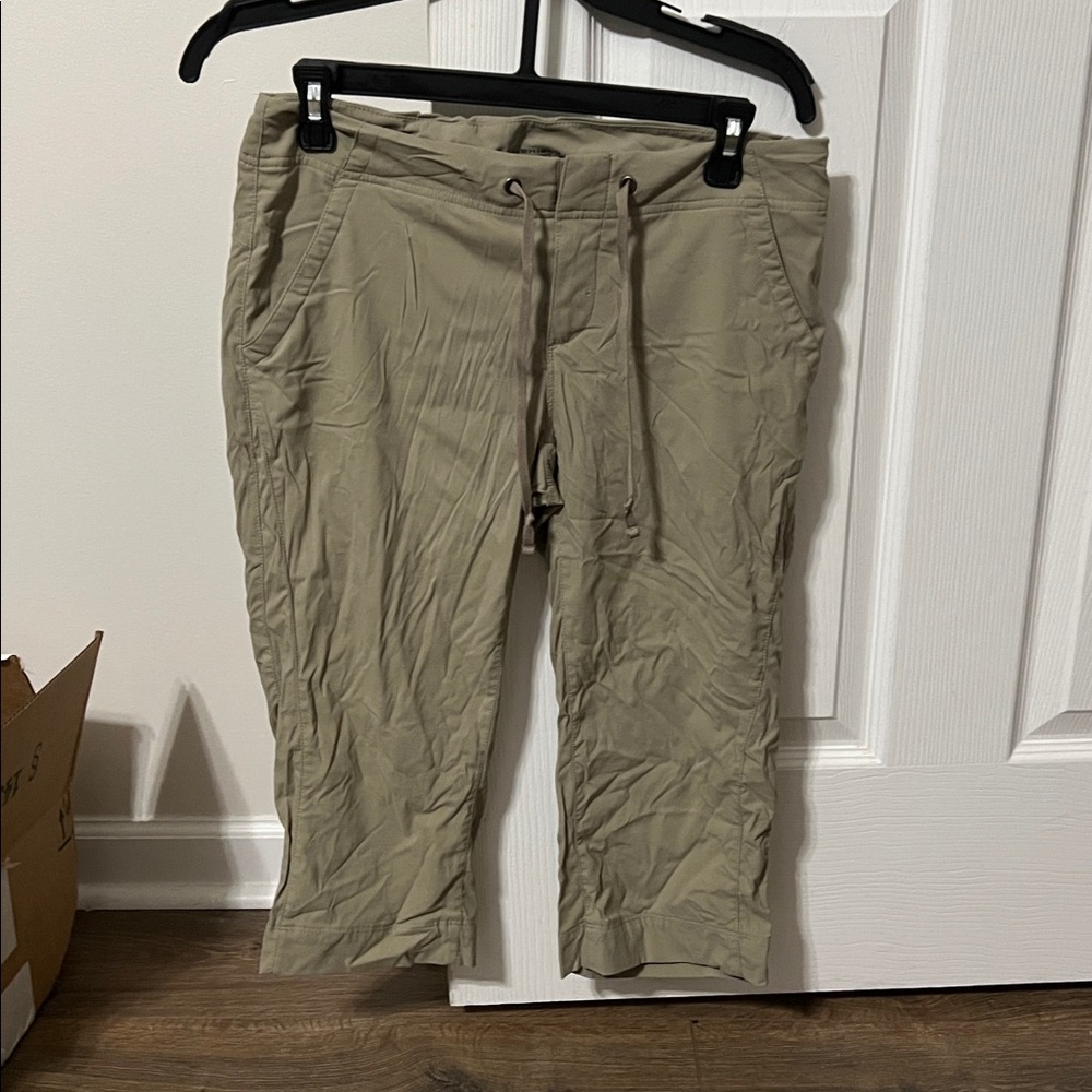 Columbia Khaki Outdoor capris